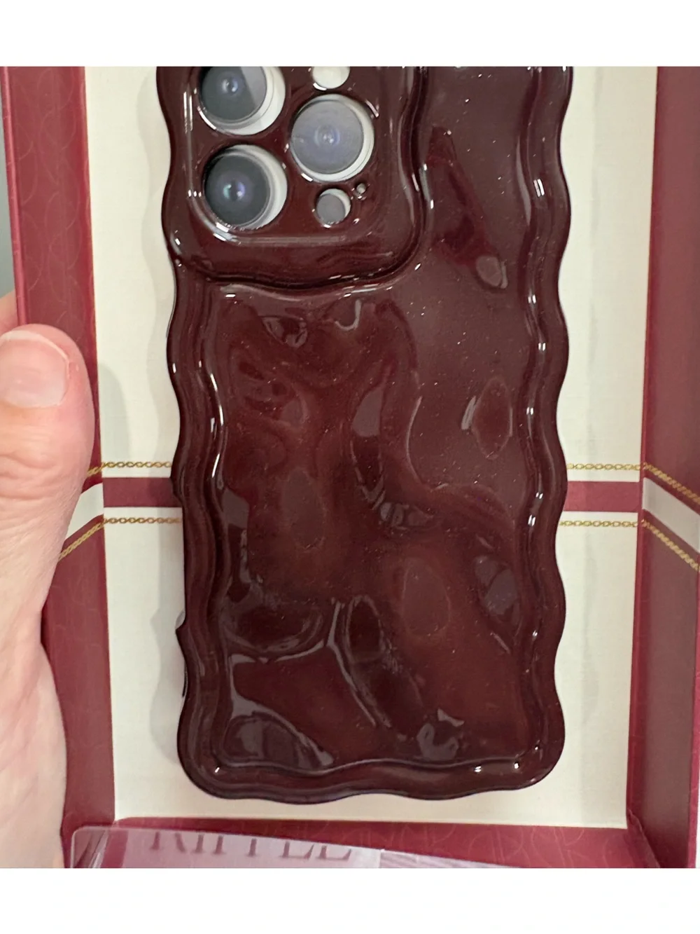 House of Harlow 1960 Ripple 3D Water Phone Case in Dark Red